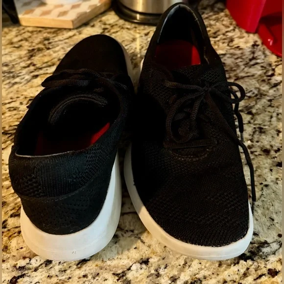 Men’s Kizik shoes - Picture 3 of 6